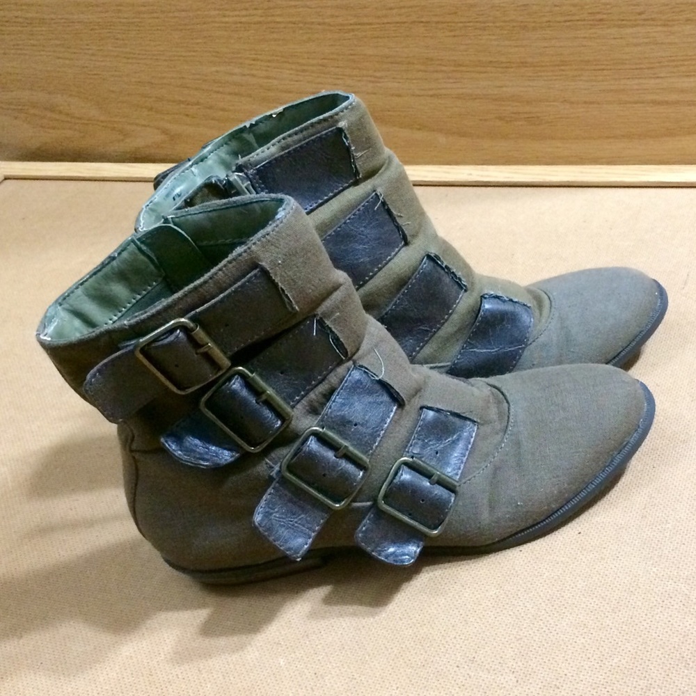 Women’s Madden Girl Booties size 5.5 US